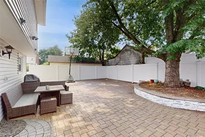 110 Roeckel Avenue, Valley Stream, NY 11580 - Photo 28