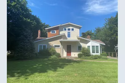 19 West End Avenue, East Quogue, NY 11942 - Photo 2