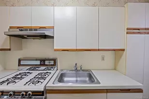 65-39 108th St, Forest Hills, NY 11375 - Photo 14