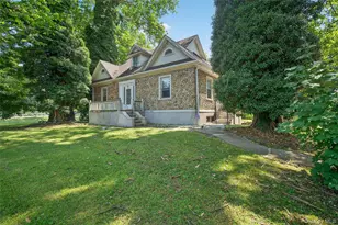 36 Seven Lakes Dr, Sloatsburg, NY 10974 - Photo 2