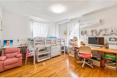 44-06 Jessie Court, Little Neck, NY 11363 - Photo 14