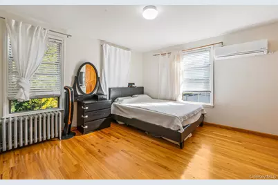 44-06 Jessie Court, Little Neck, NY 11363 - Photo 16