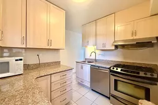 6120 Grand Central Pkwy, Forest Hills, NY 11375 - Photo 12