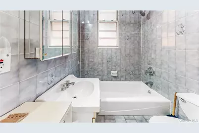 31-71 32 Street, Astoria, NY 11106 - Photo 18