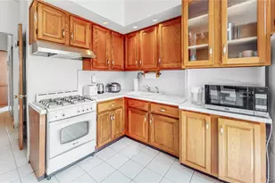 31-71 32nd St, Astoria, NY 11106 - Photo 12