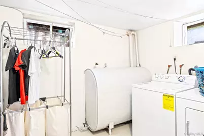 1013 Stafford Road, Valley Stream, NY 11580 - Photo 22