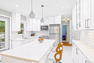 1013 Stafford Road, Valley Stream, NY 11580 - Photo 10