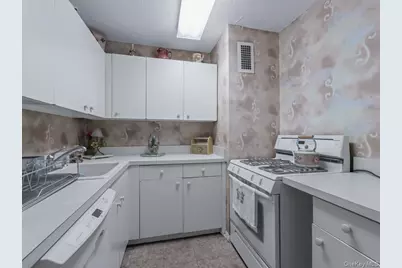 77 Fulton Street #19C, New York, NY 10038 - Photo 4