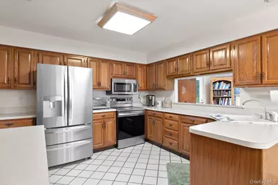 281 Kohr Road, Kings Park, NY 11754 - Photo 8