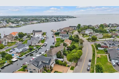 236 E Shore Drive, Massapequa, NY 11758 - Photo 4