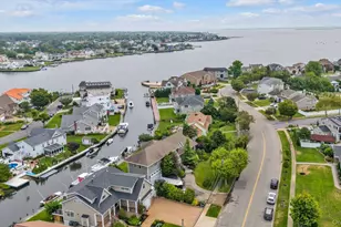 236 E Shore Dr, Massapequa, NY 11758 - Photo 4