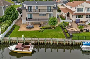 236 E Shore Dr, Massapequa, NY 11758 - Photo 2