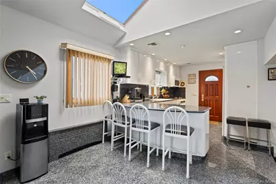 33 Shelter Hill Road, Plainview, NY 11803 - Photo 6