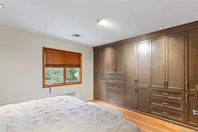 33 Shelter Hill Road, Plainview, NY 11803 - Photo 16