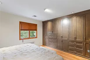 33 Shelter Hill Rd, Plainview, NY 11803 - Photo 16