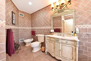 385 Oceanside Pkwy, Oceanside, NY 11572 - Photo 22