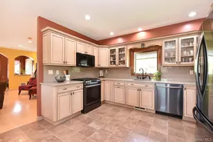 385 Oceanside Pkwy, Oceanside, NY 11572 - Photo 10