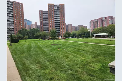 61-35 98th Street N #11B, Rego Park, NY 11374 - Photo 2