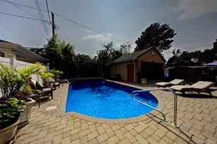 997 Glen Dr, Franklin Square, NY 11010 - Photo 36