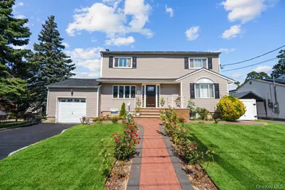 1212 Herzel Boulevard, West Babylon, NY 11704 - Photo 2