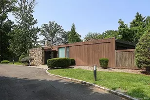 145 Arrandale Ave, Great Neck, NY 11024 - Photo 4