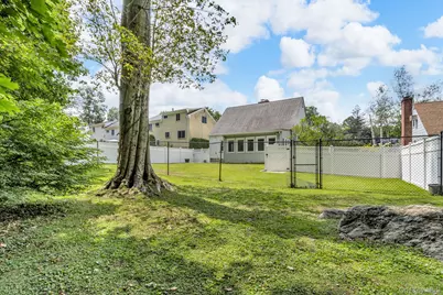 14 Coralyn Avenue, White Plains, NY 10605 - Photo 36