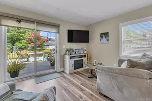 222 Bay Ave, Bayport, NY 11705 - Photo 16