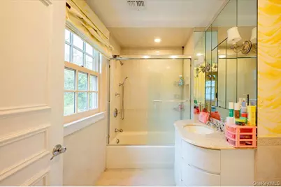 1331 Harbor Road, Hewlett, NY 11557 - Photo 30