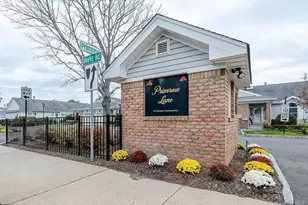 42 Primrose Ln, North Babylon, NY 11703 - Photo 2