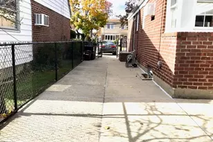 82-11 260th St, Glen Oaks, NY 11004 - Photo 14