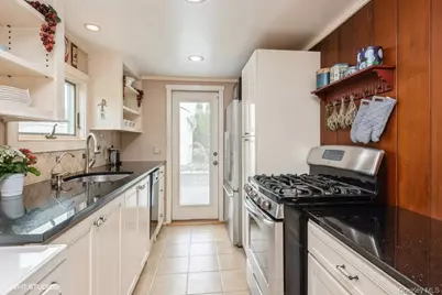 10 Stuart Avenue, Babylon, NY 11702 - Photo 14