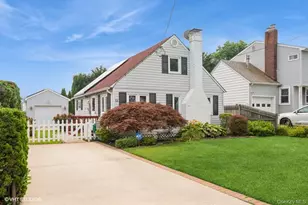 10 Stuart Ave, Babylon, NY 11702 - Photo 2