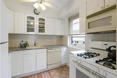 68-35 150th Street #328B, Flushing, NY 11367 - Photo 8