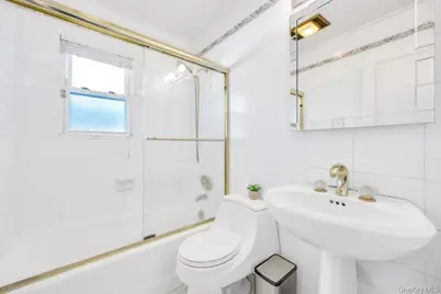 885 Downing Road, Valley Stream, NY 11580 - Photo 30