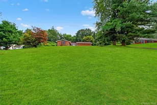 7 Penny Ln, Marlboro, NY 12542 - Photo 2