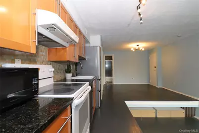 200 Hilton Avenue #55, Hempstead, NY 11550 - Photo 6