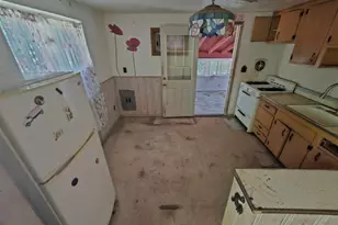 51 Shore Rd, Hampton Bays, NY 11946 - Photo 6