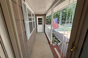 870 Horton Ave, Mattituck, NY 11952 - Photo 4