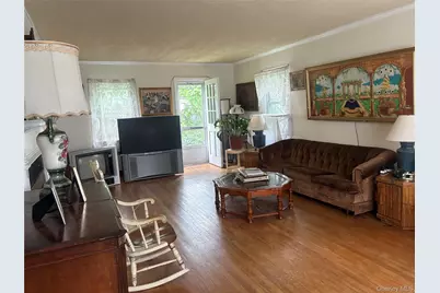 35 W Raymond Avenue, Roosevelt, NY 11575 - Photo 10