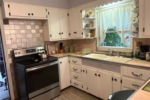 35 W Raymond Ave, Roosevelt, NY 11575 - Photo 6