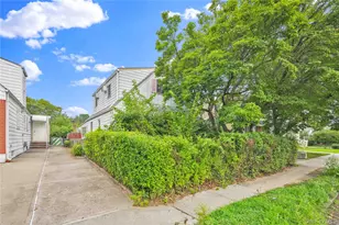 50-12 Utopia Pkwy, Fresh Meadows, NY 11365 - Photo 2