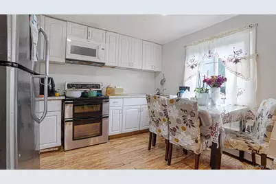 12 Garden Street, Bay Shore, NY 11706 - Photo 10