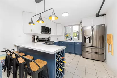 426 Calhoun Avenue, Bronx, NY 10465 - Photo 2