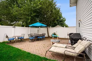42 Hendrickson Ave, Lynbrook, NY 11563 - Photo 18