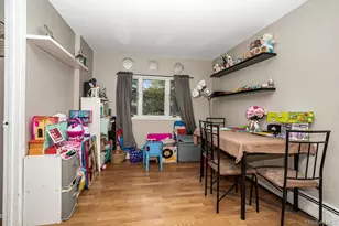 42 Hendrickson Ave, Lynbrook, NY 11563 - Photo 8