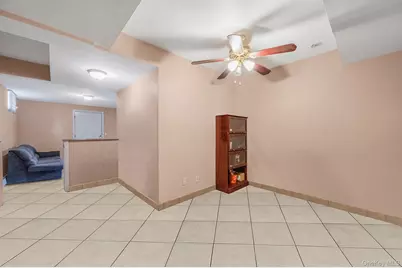 557 Newbridge Road, East Meadow, NY 11554 - Photo 14
