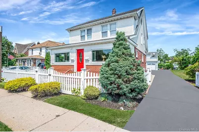 557 Newbridge Road, East Meadow, NY 11554 - Photo 2