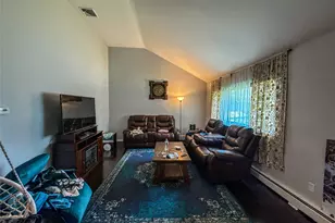 63 Waterbury Pkwy, Cortlandt Manor, NY 10567 - Photo 2