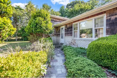 11 Easterly Road, Hampton Bays, NY 11946 - Photo 2