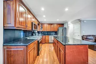 534 S Greene Ave, Lindenhurst, NY 11757 - Photo 12